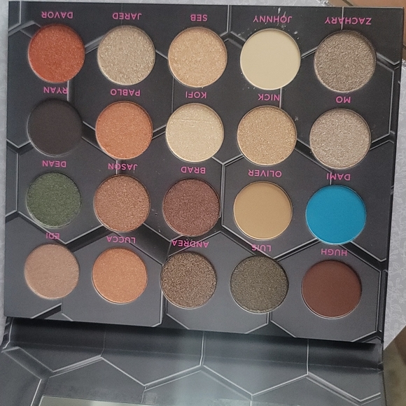 BeeBeauty London Barbarella Eyeshadow Palette - Picture 6 of 8